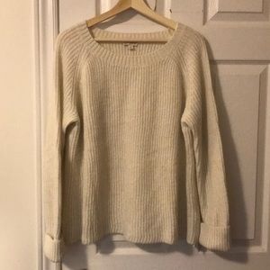 🌺 3 for $25 🌺 Mohair knit sweater